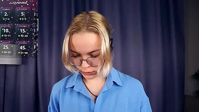 Snapshot of EdaKirkIin chatting on October 26, 2025, 5:19 am EdaKirkIin online show from October 26, 2025, 5:19 am