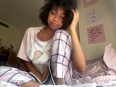 Snapshot of luvrgrllani chatting on November 16, 2025, 8:13 pm luvrgrllani online show from November 16, 2025, 8:13 pm