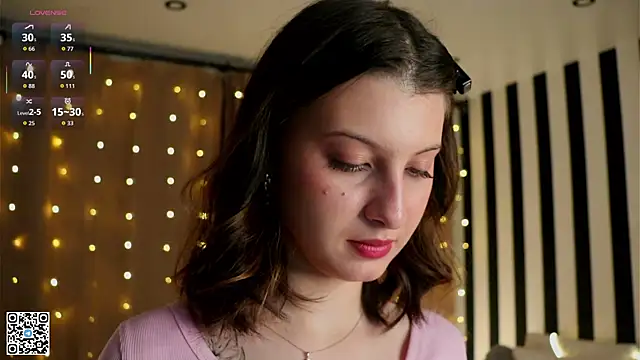 LorinaMaffitt online show from November 22, 2025, 6:07 pm