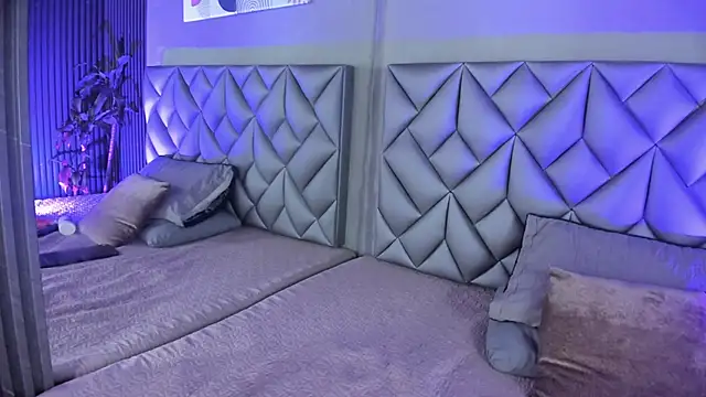 Kitty Dollyy online show from November 11, 2025, 8:36 pm