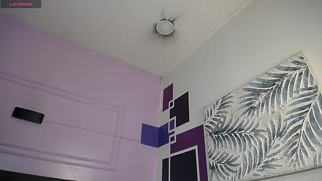 tiiny emilly online show from November 9, 2025, 1:04 pm