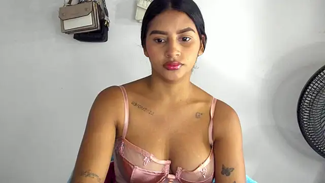 Snapshot of karlys01 chatting on October 3, 2025, 1:31 am karlys01 online show from October 3, 2025, 1:31 am
