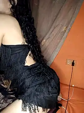 lucerocutte online show from March 29, 2026, 4:36 am