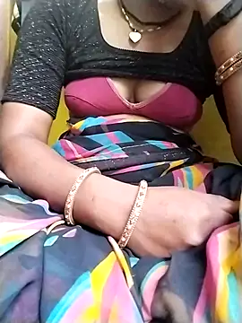 Snapshot of Gopika_Dudi chatting on October 23, 2025, 1:37 am Gopika Dudi online show from October 23, 2025, 1:37 am