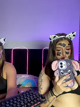 Snapshot of Annie_Grosse chatting on November 13, 2025, 3:10 am Annie Grosse online show from November 13, 2025, 3:10 am