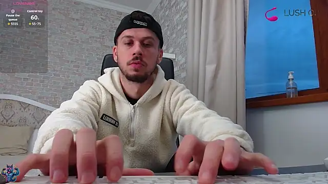 JonahShaw online show from October 9, 2025, 4:24 am