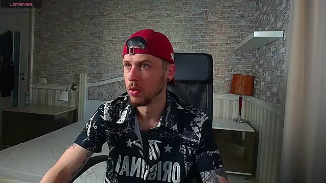 JonahShaw online show from May 26, 2026, 4:21 am