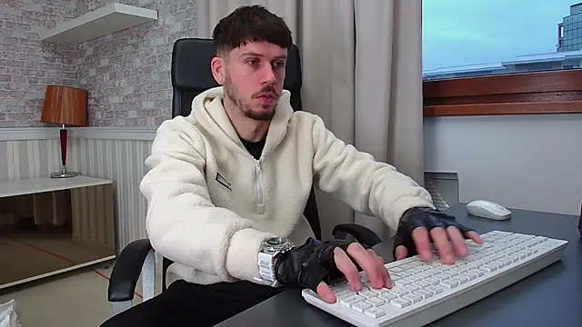 JonahShaw online show from October 7, 2025, 4:46 am