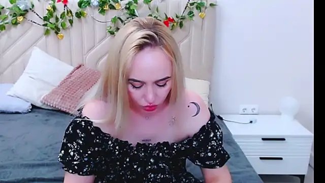 LiluMoon   online show from April 7, 2026, 4:42 pm