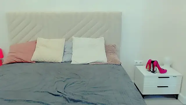 LiluMoon   online show from July 15, 2026, 6:42 am