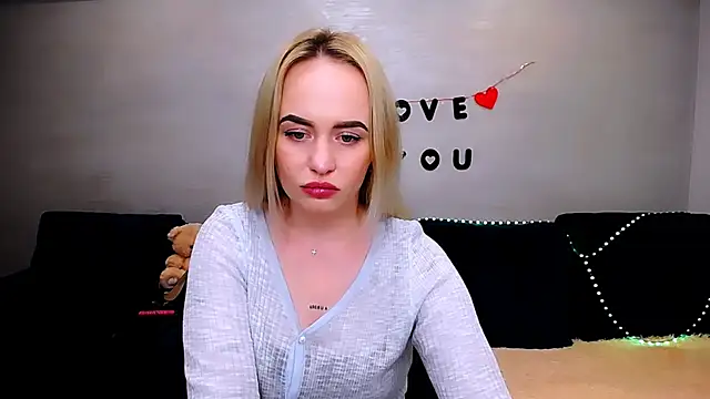 LiluMoon   online show from April 9, 2026, 4:24 pm