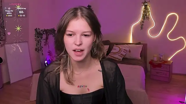 Snapshot of Lisa_Blossom chatting on June 30, 2026, 6:02 am Lisa Blossom online show from June 30, 2026, 6:02 am