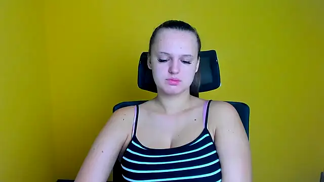 Snapshot of Aurora_White chatting on September 16, 2025, 5:41 am Aurora White online show from September 16, 2025, 5:41 am