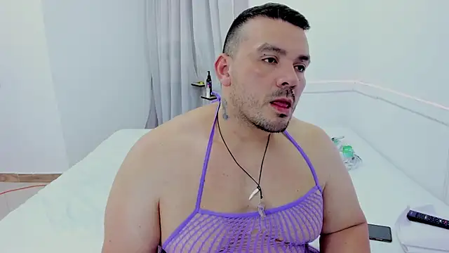 Snapshot of denny_scobar chatting on February 17, 2026, 9:23 pm denny scobar online show from February 17, 2026, 9:23 pm