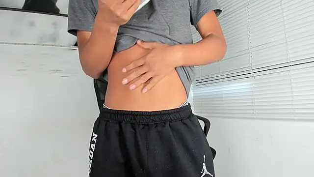 tyler twink boy online show from September 22, 2025, 2:01 pm