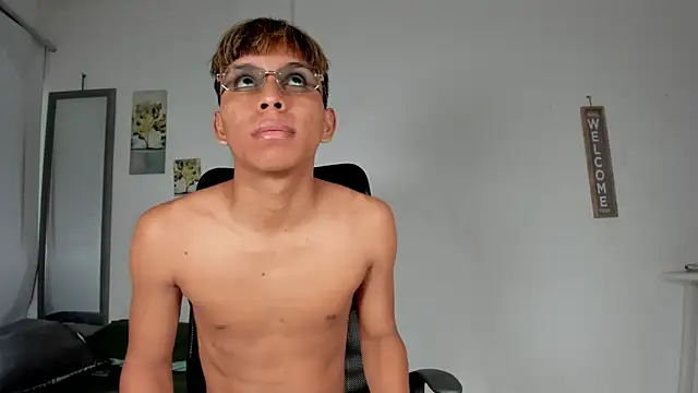 Snapshot of tyler_twink_boy chatting on May 20, 2026, 1:08 pm tyler twink boy online show from May 20, 2026, 1:08 pm