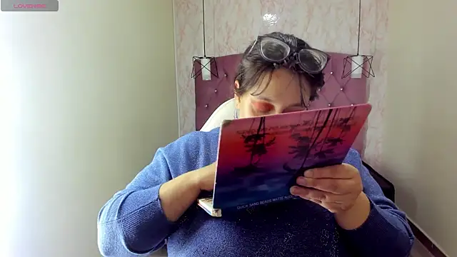  Emily rosee  online show from October 2, 2025, 12:19 pm