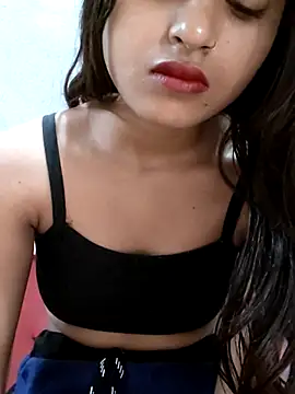 Tara2007 online show from November 25, 2025, 8:14 am