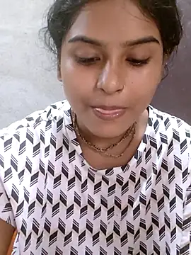 Tara2007 online show from October 27, 2025, 9:10 am