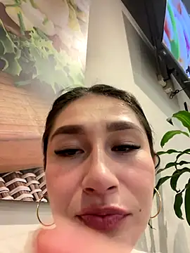 Snapshot of Isa_Villamarin chatting on October 3, 2025, 3:35 pm Isa Villamarin online show from October 3, 2025, 3:35 pm