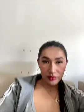 Snapshot of Isa_Villamarin chatting on September 17, 2025, 2:41 pm Isa Villamarin online show from September 17, 2025, 2:41 pm