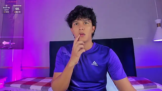 Snapshot of Leo_Savage_ chatting on September 20, 2025, 4:17 am Leo Savage online show from September 20, 2025, 4:17 am