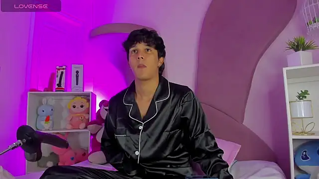 Snapshot of Leo_Savage_ chatting on November 12, 2025, 3:54 am Leo Savage online show from November 12, 2025, 3:54 am