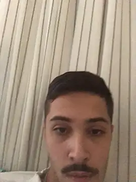 henriquexz244 online show from April 19, 2026, 7:16 pm