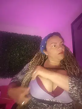 Snapshot of Eva_Luxei chatting on October 18, 2025, 5:42 am Eva Luxei online show from October 18, 2025, 5:42 am