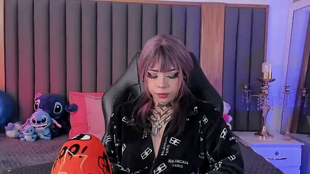 misstomie  online show from November 7, 2025, 5:34 am