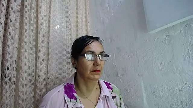 gabbyparker  online show from November 21, 2025, 9:52 am