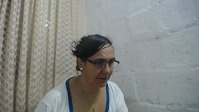 Snapshot of gabbyparker_ chatting on April 22, 2026, 9:27 am gabbyparker online show from April 22, 2026, 9:27 am