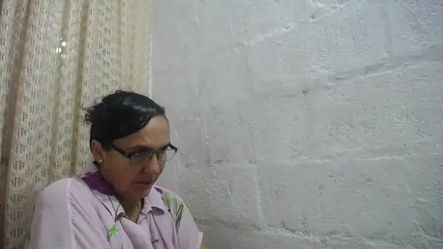 Snapshot of gabbyparker_ chatting on April 23, 2026, 9:49 am gabbyparker online show from April 23, 2026, 9:49 am