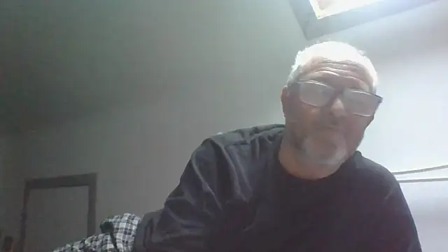 Snapshot of naughtygrandad1 chatting on February 3, 2026, 10:31 am naughtygrandad1 online show from February 3, 2026, 10:31 am