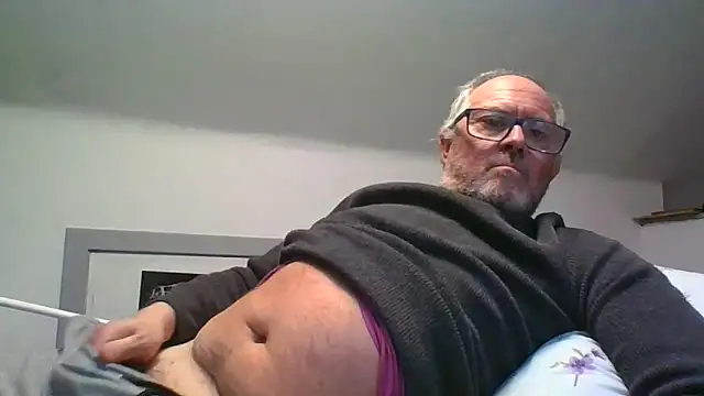 Snapshot of naughtygrandad1 chatting on March 1, 2026, 4:07 pm naughtygrandad1 online show from March 1, 2026, 4:07 pm