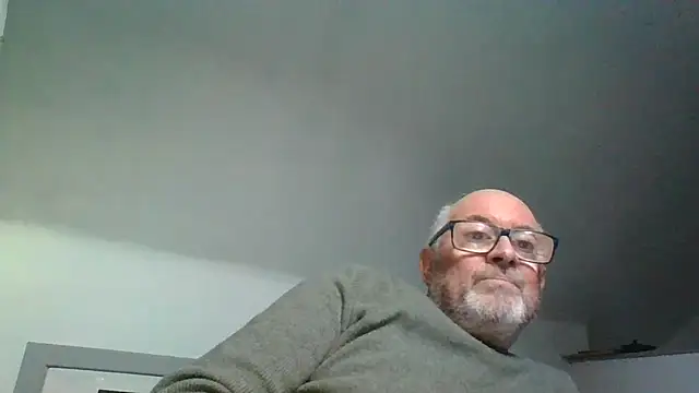 Snapshot of naughtygrandad1 chatting on January 7, 2026, 2:44 pm naughtygrandad1 online show from January 7, 2026, 2:44 pm