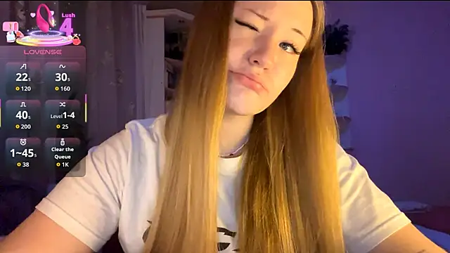 Snapshot of PandaFluff chatting on September 23, 2025, 5:09 pm PandaFluff online show from September 23, 2025, 5:09 pm