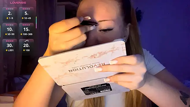 Snapshot of PandaFluff chatting on October 2, 2025, 4:21 pm PandaFluff online show from October 2, 2025, 4:21 pm