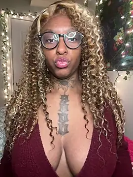 Snapshot of MistiSavannah chatting on April 19, 2026, 11:00 am MistiSavannah online show from April 19, 2026, 11:00 am