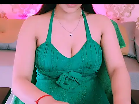 My Rose online show from October 6, 2025, 2:40 pm