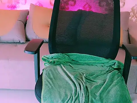 My Rose online show from October 5, 2025, 5:09 am