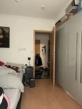 OliviaaFischer online show from April 15, 2026, 6:56 pm