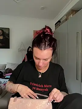 OliviaaFischer online show from April 5, 2026, 5:30 pm