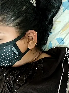 Snapshot of Komal-stream chatting on September 29, 2025, 2:01 pm Komal-stream online show from September 29, 2025, 2:01 pm