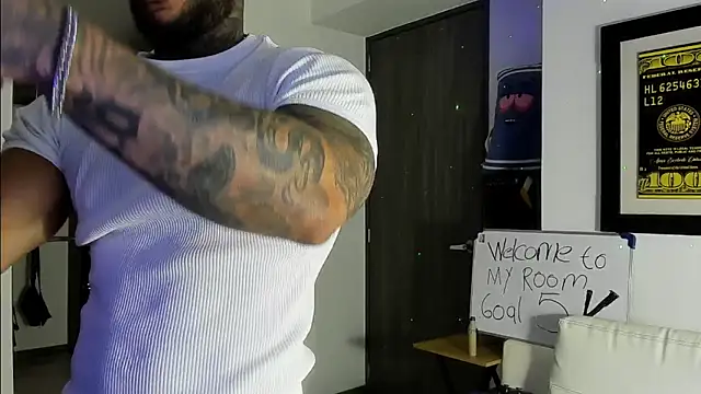 Snapshot of Andrew_Johnnson chatting on April 28, 2026, 1:59 pm Andrew Johnnson online show from April 28, 2026, 1:59 pm