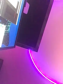 Snapshot of RenataLeclair chatting on October 23, 2025, 4:05 pm RenataLeclair online show from October 23, 2025, 4:05 pm