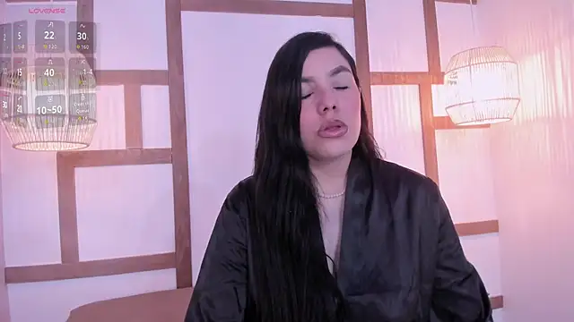 Snapshot of RenataLeclair chatting on November 8, 2025, 5:16 pm RenataLeclair online show from November 8, 2025, 5:16 pm