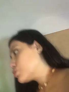 Snapshot of RenataLeclair chatting on November 3, 2025, 3:59 pm RenataLeclair online show from November 3, 2025, 3:59 pm