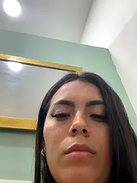 SaraMartinez 1 online show from December 17, 2025, 10:15 pm