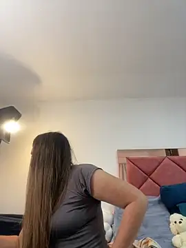 emma hot2006 online show from September 15, 2025, 3:12 pm